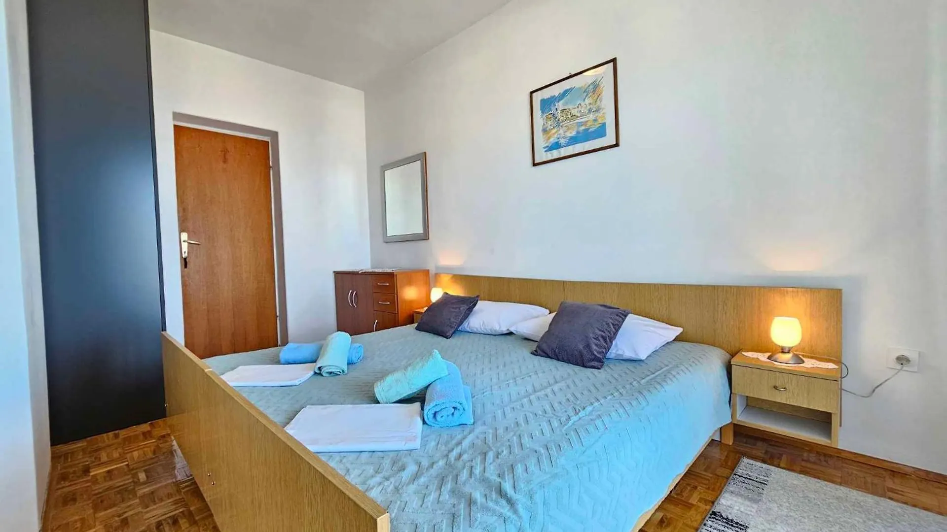 Apartment In Novi Vinodolski 43593