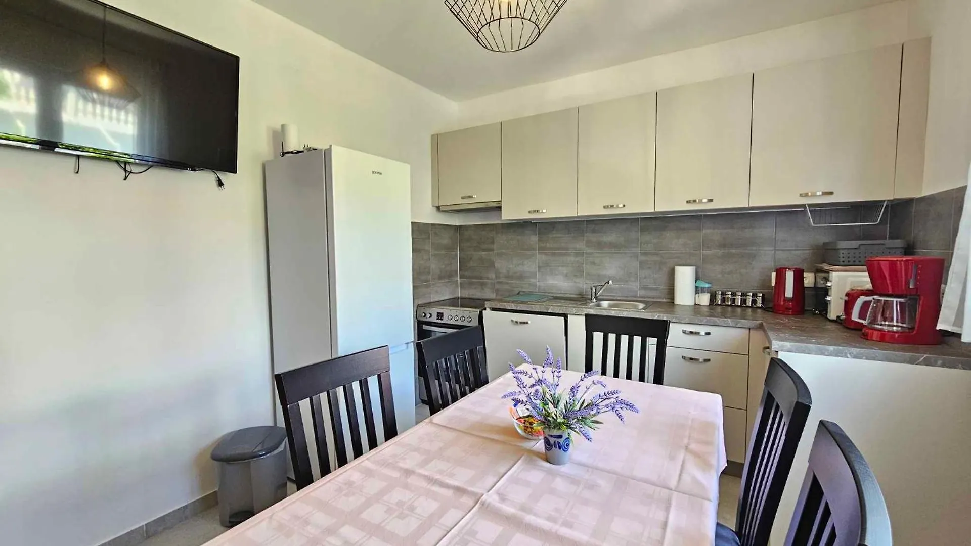 Apartment In Novi Vinodolski 43593