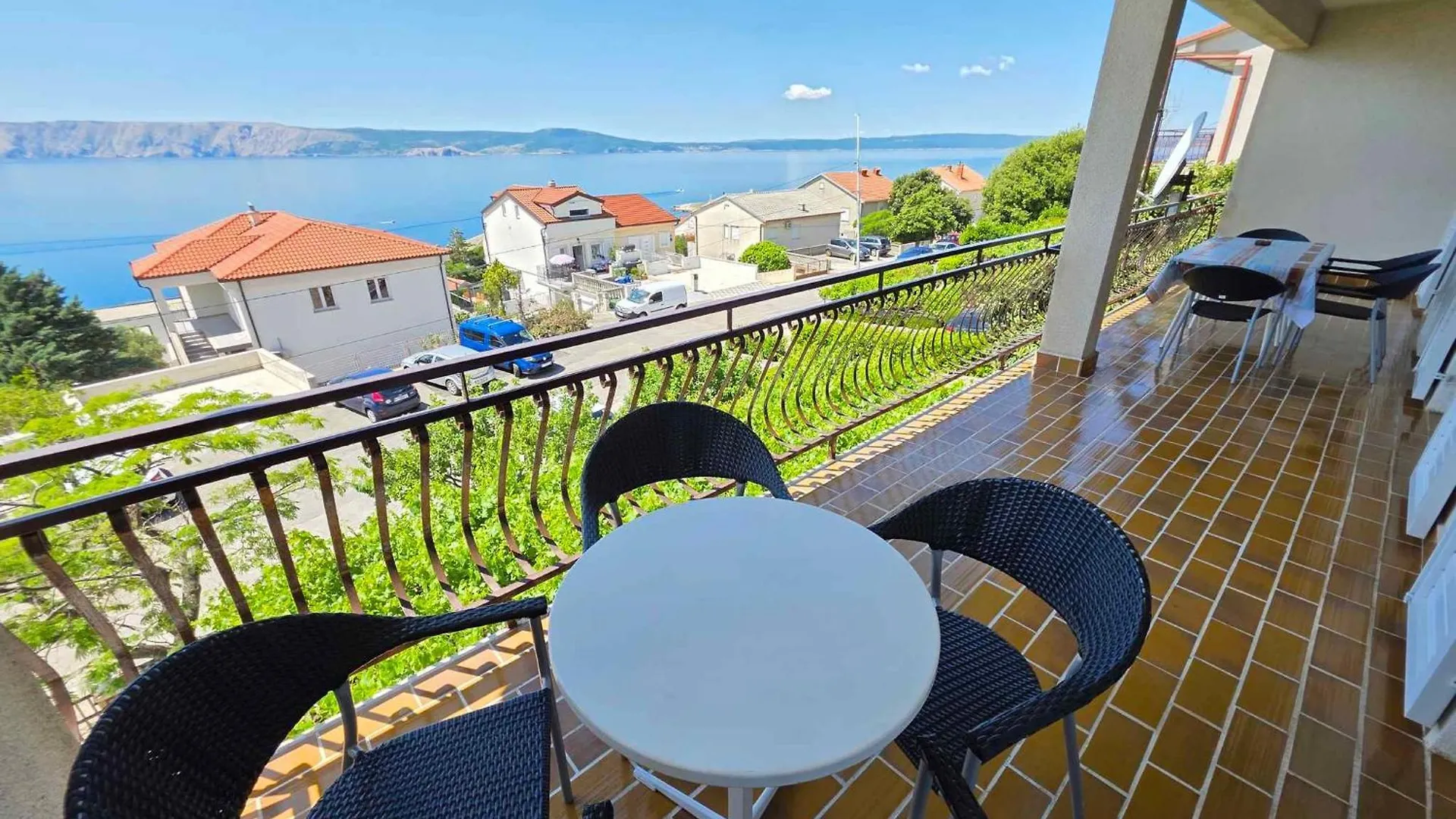 Apartment In Novi Vinodolski 43593