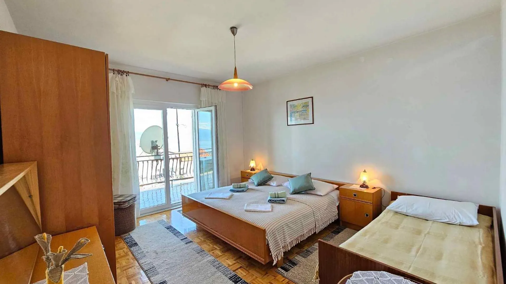 Apartment In Novi Vinodolski 43593